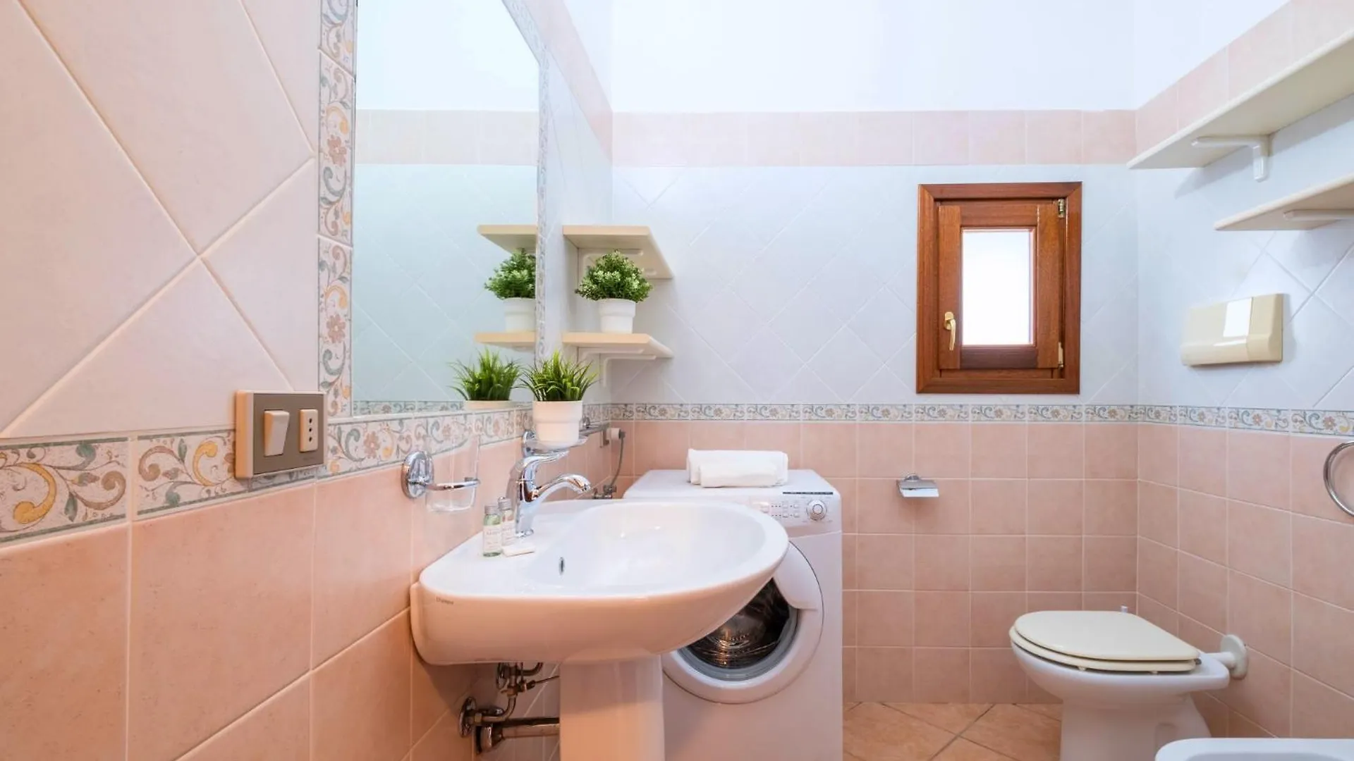 Villetta - Centro - Free Parking - Giardino - Bbq - Ac - Wi-Fi Veloce San Teodoro  San Teodoro (Sardinia)
