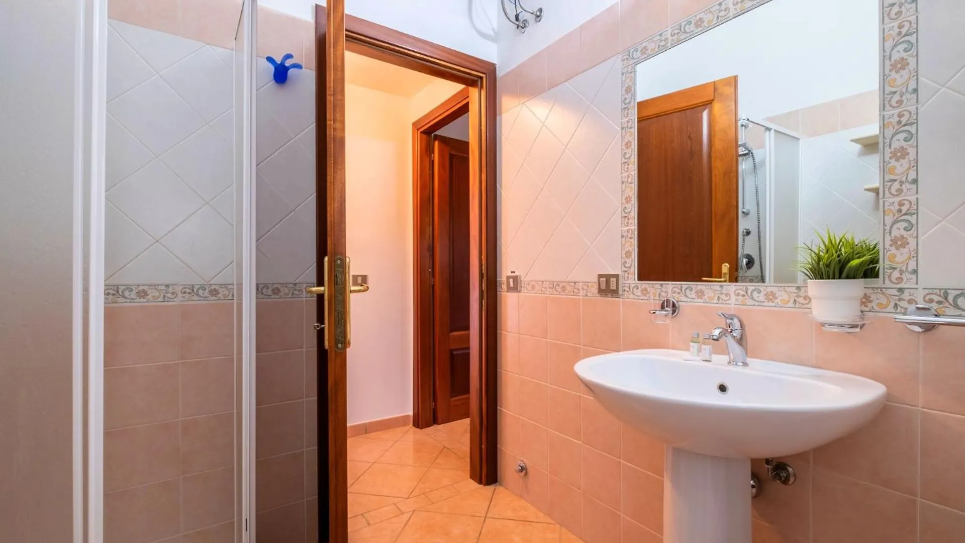 Villetta - Centro - Free Parking - Giardino - Bbq - Ac - Wi-Fi Veloce San Teodoro  Vakantiehuis San Teodoro (Sardinia)
